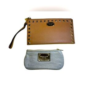 2 MK PIECES! EUC MICHAEL KORS ROCK STUD TOP ZIPPER WRISTLET AND MK SMALL POUCH